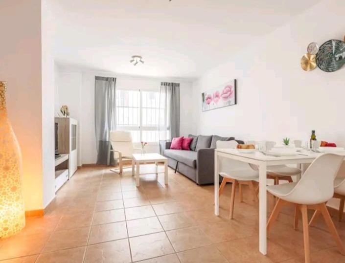 Apartamento Con Patio Y Piscina Cerca De Sevilla 라알가바 외부 사진